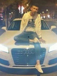 快手网红老头睡车模,一场跨越年龄的睡车模风波